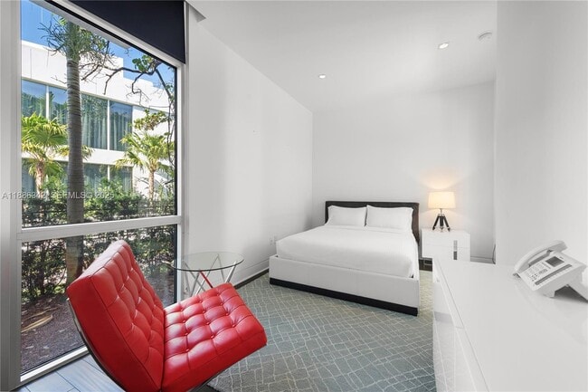 Building Photo - 440 S Hibiscus Dr