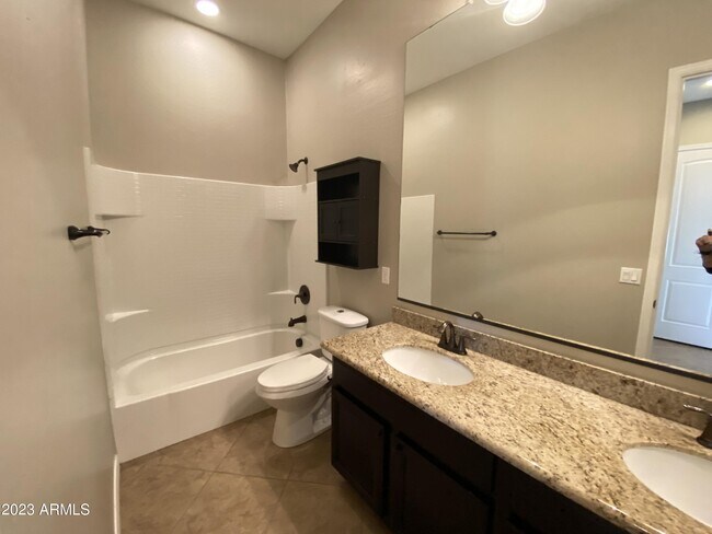 Building Photo - 20841 W Eastview Way