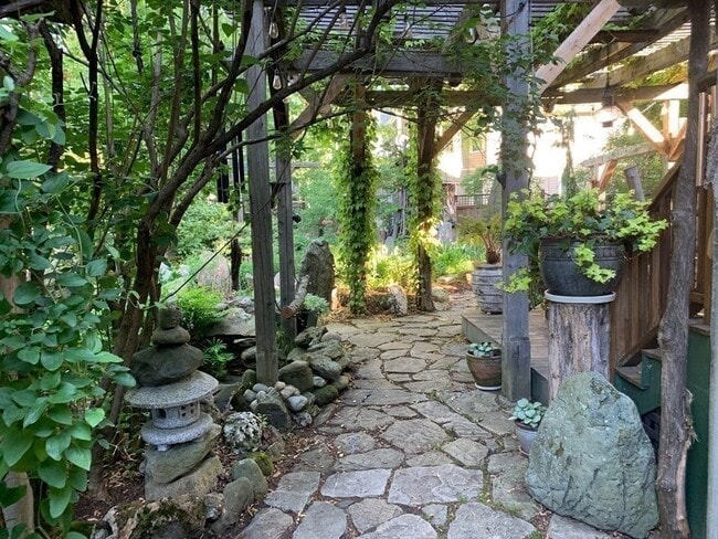 Building Photo - 19 Chester St