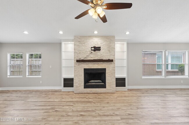 Building Photo - 204 Crosstern Ct