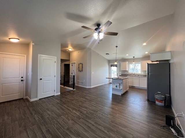 Building Photo - 1251 Chet St