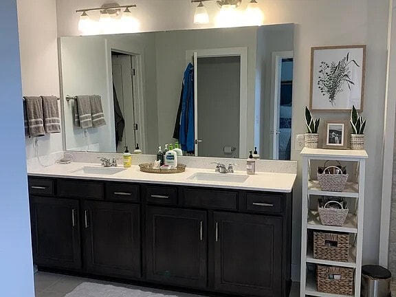 Building Photo - 17035 Soho Dr