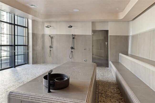 Building Photo - 159 NE 6th St