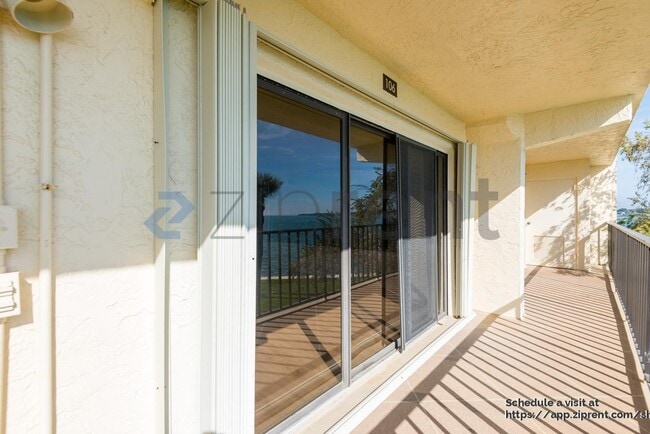 Building Photo - 7500 Sunshine Skyway Ln S