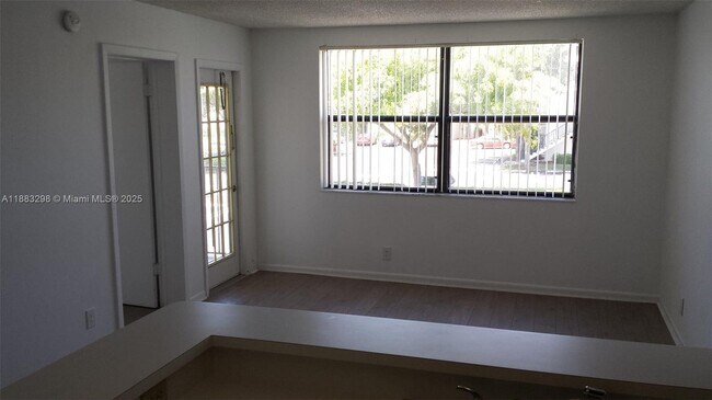 Building Photo - 752 Executive Center Dr