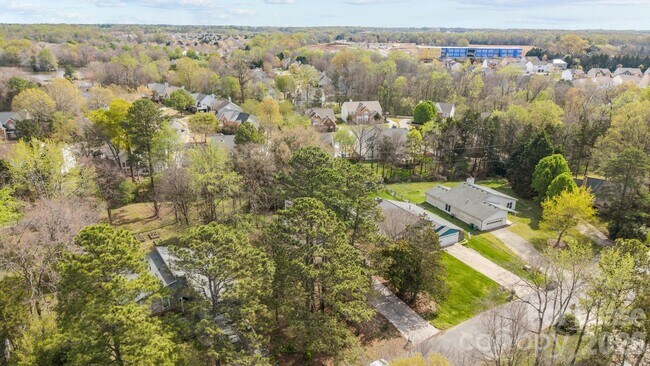 Building Photo - 6722 Stillmeadow Dr