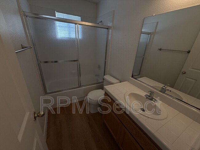 Building Photo - 1255 Farragut Cir