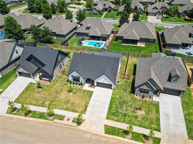 Building Photo - 3206 SW Rosemont Ave