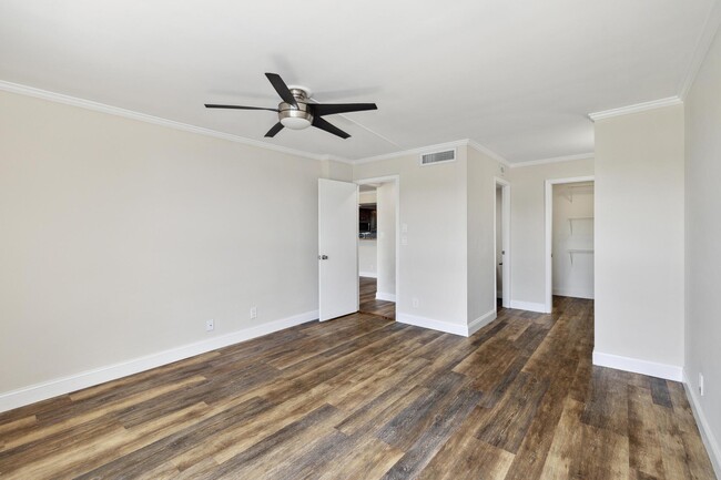 Building Photo - 4 Royal Palm Way
