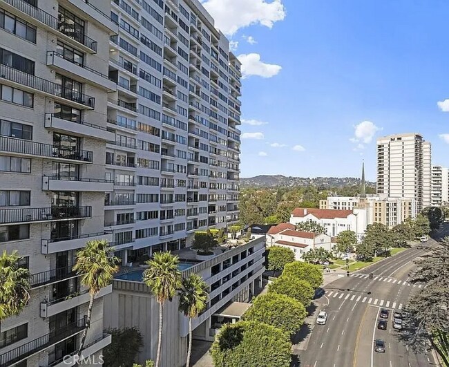 Building Photo - 10501 Wilshire Blvd