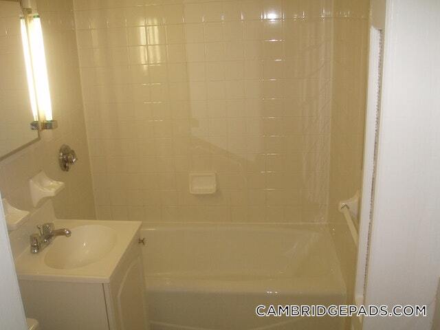 Building Photo - 18 Chauncy St