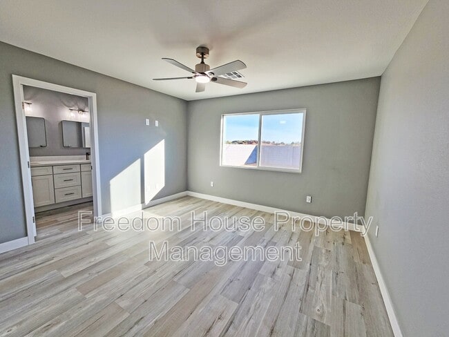 Building Photo - 831 Valiant Ave