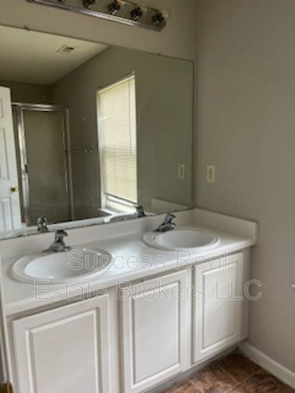 Building Photo - 5335 Willow Park Blvd