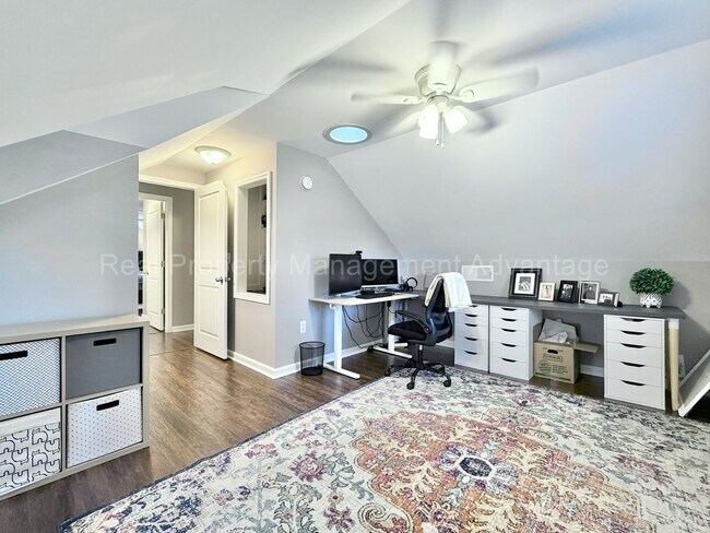 Building Photo - 3 Bed/2.5 Bath - Cape Cod Charm with Modern Comforts Throughout