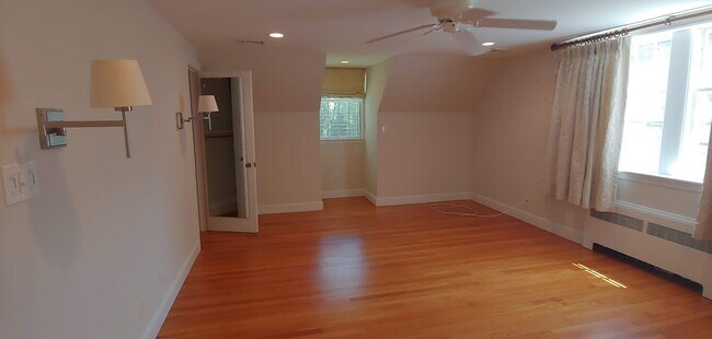 Building Photo - ***Please Respond Directly to the Online L...