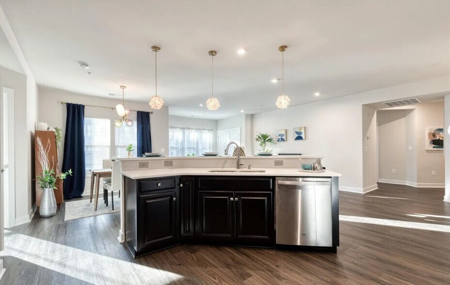 Building Photo - 10020 Ruffian Way