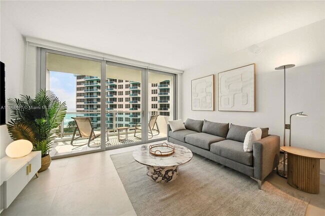 Building Photo - 5151 Collins Ave