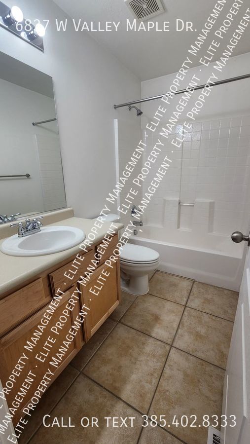 Building Photo - Great 3 bedroom home