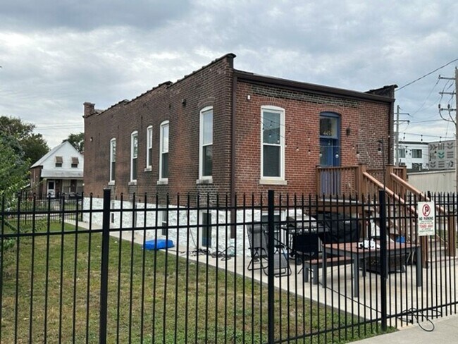 Building Photo - 4459 Swan Ave - Sassafras