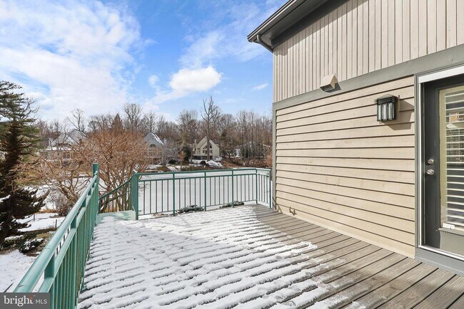 Building Photo - 1460 Waterfront Rd