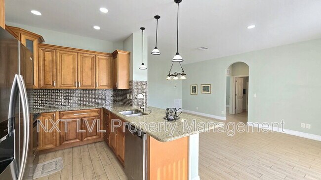 Building Photo - 2122 SW 29th Terrace