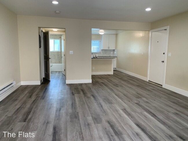 Building Photo - 2280 Latham St