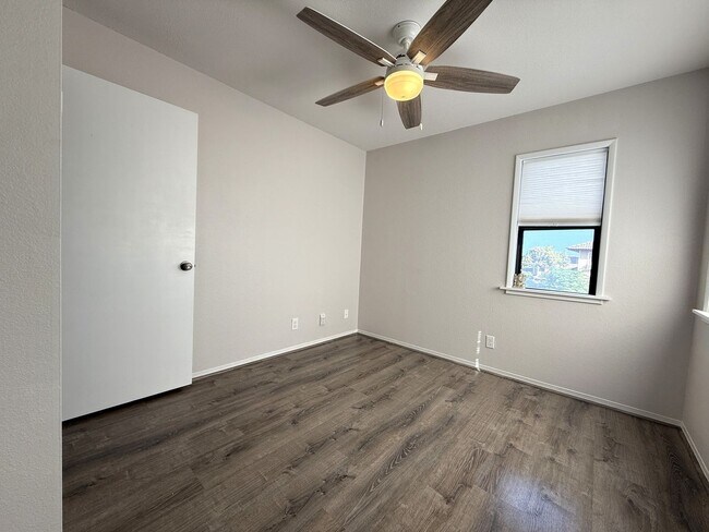 Building Photo - MALANAI IN KAPOLEI - 3 BDRM/2.5 BATH/ENCLOSED GARAGE