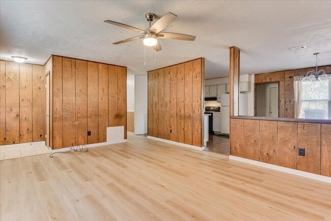 Building Photo - 3823 Fairington Dr
