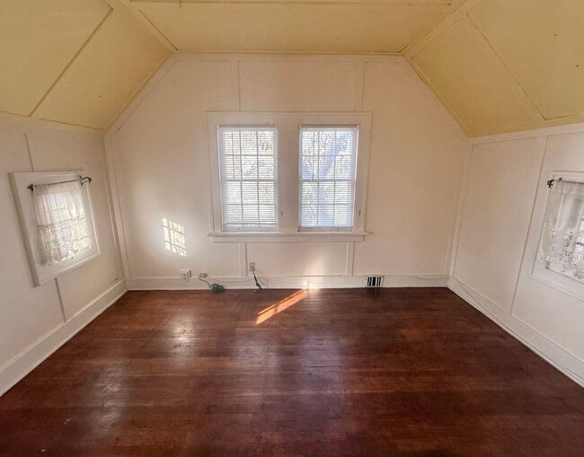 Building Photo - 1544 D St