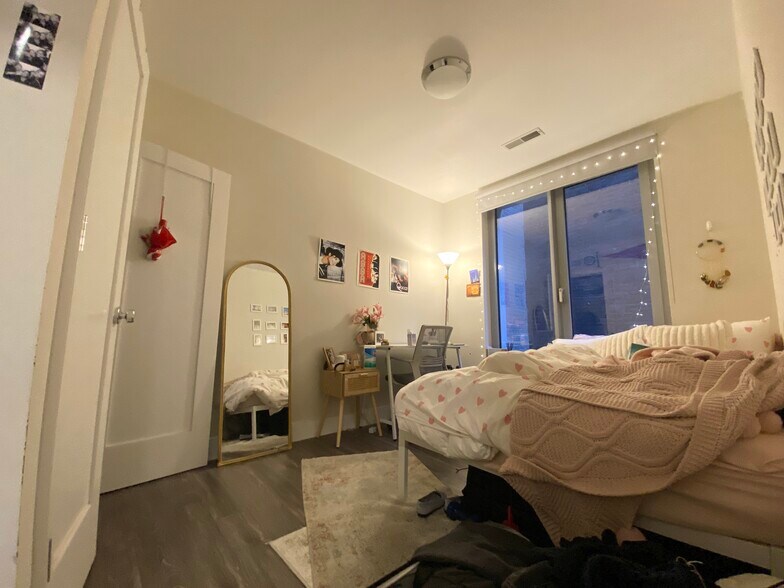 Building Photo - 1025 Tremont St