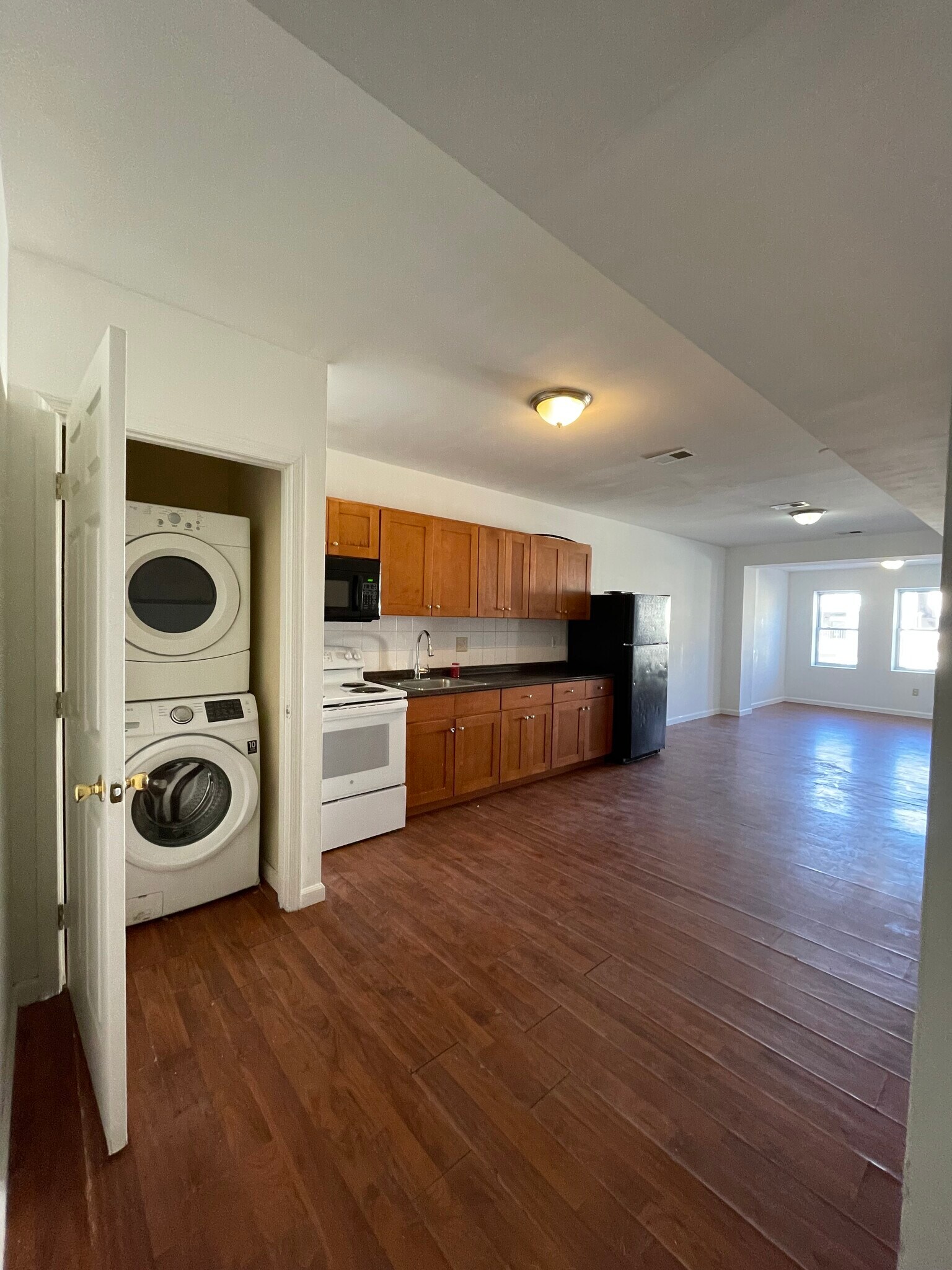 Building Photo - 6006 Chestnut St