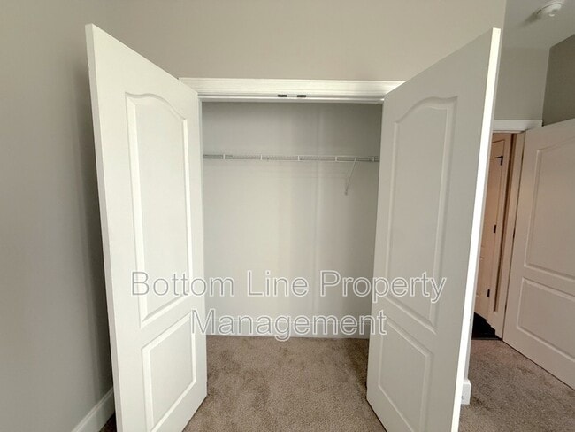 Building Photo - 5200 Craftsman Ridge Dr