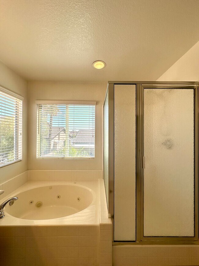 Building Photo - 7607 Pioneer Ranch Ave