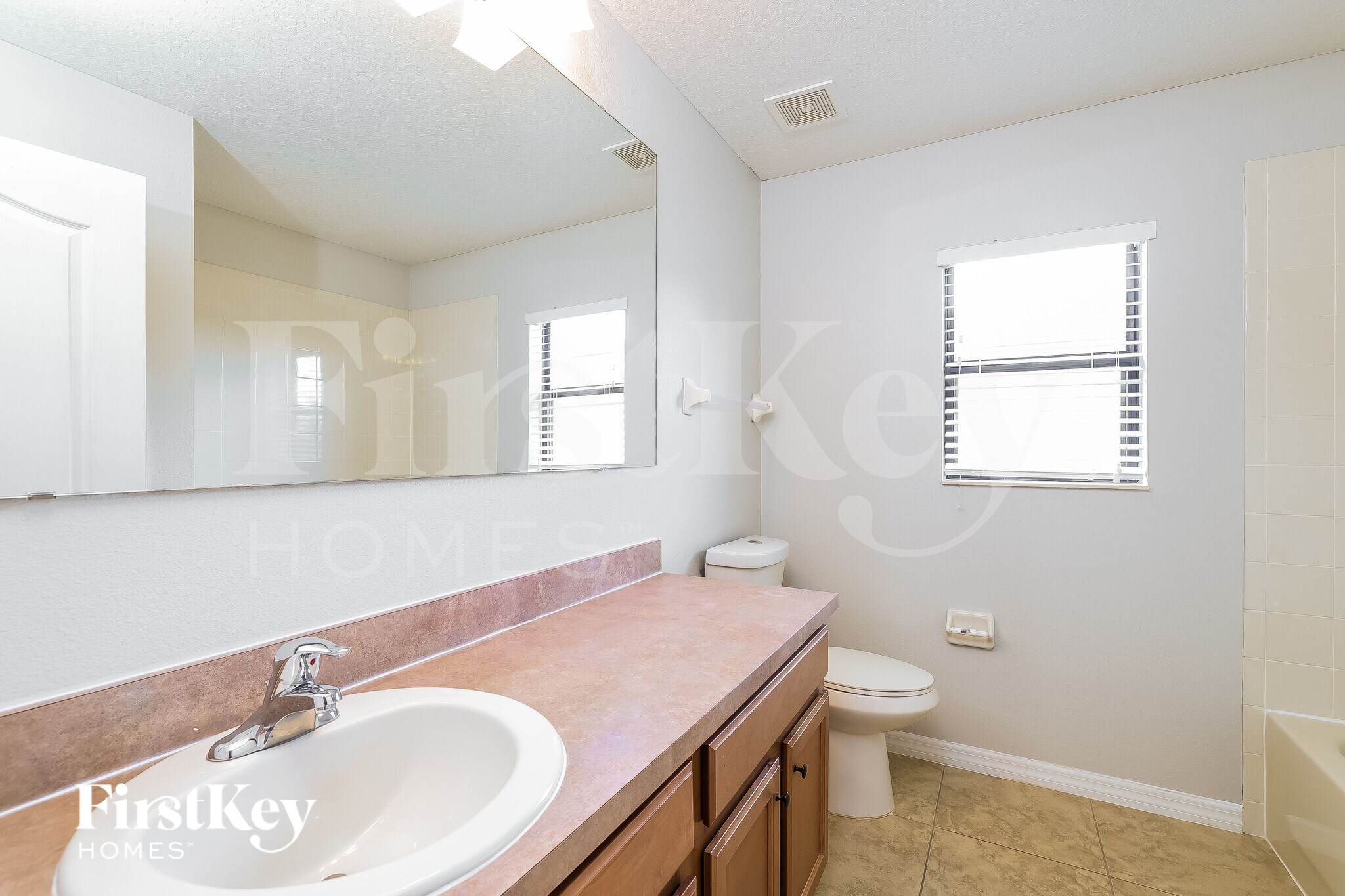 Building Photo - 2708 Eagle Cliff Dr