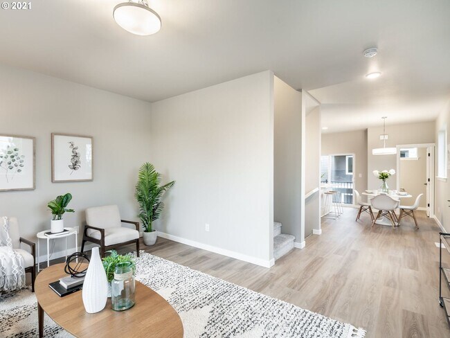 Building Photo - Detached Townhouse, 3br 3.5bth, Built 2022, Gorgeous upgrades