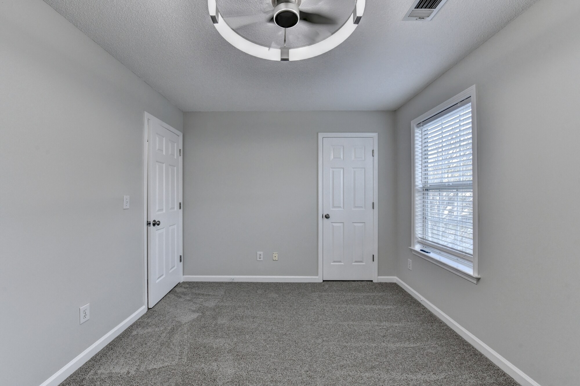 Building Photo - 3415 Oxwell Dr