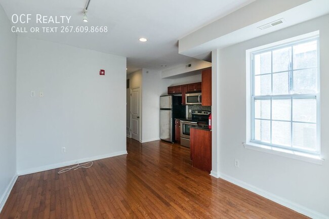 Building Photo - Three Bedroom Close to Temple University