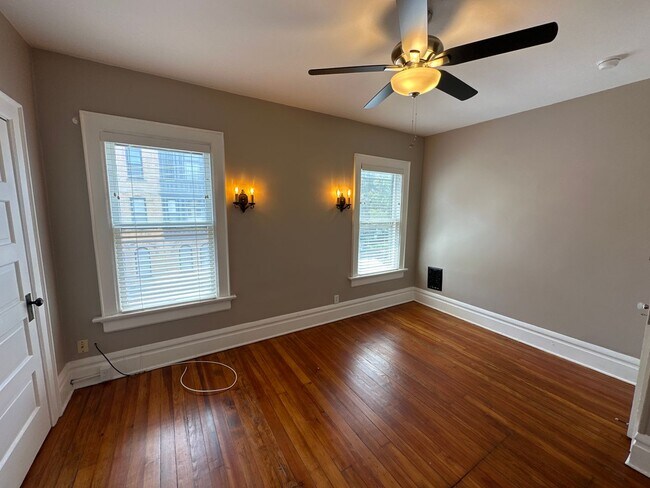 Building Photo - 1186 Neil Ave