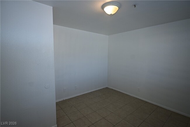 Building Photo - 3017 E Carey Ave