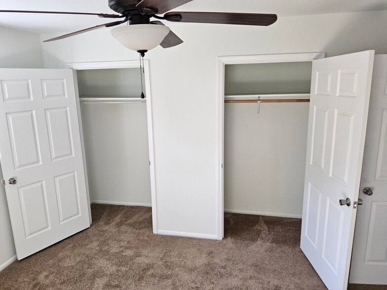 Building Photo - 519 Parkdale Dr