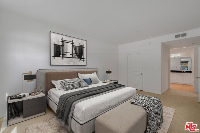 Building Photo - 7100 Playa Vista Dr