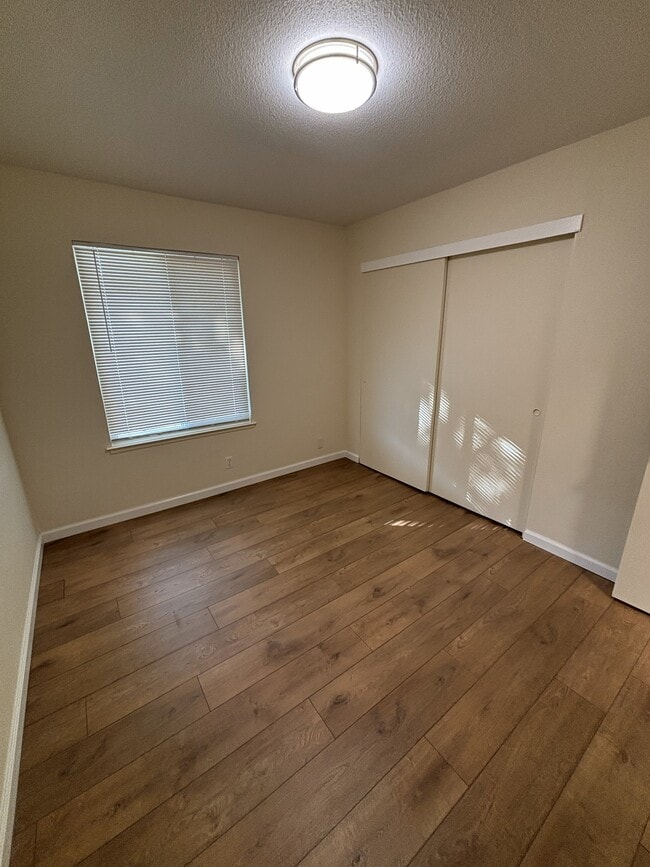 Building Photo - 137 Edwin Dr