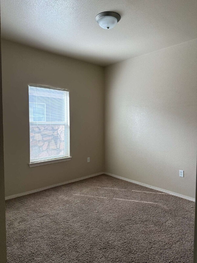 Building Photo - Cozy three-bedroom two bath at a great location! 10429 Silvercloud Drive, El Paso, Texas 79924