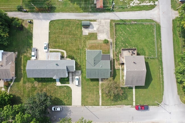 Building Photo - 3 bed close to Belt and 36 Hwy