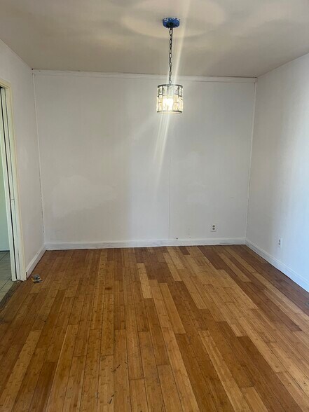 Building Photo - 359 S 17th St