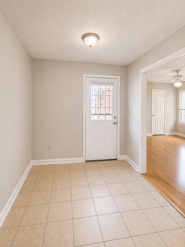 Building Photo - 7745 Shadowland Dr