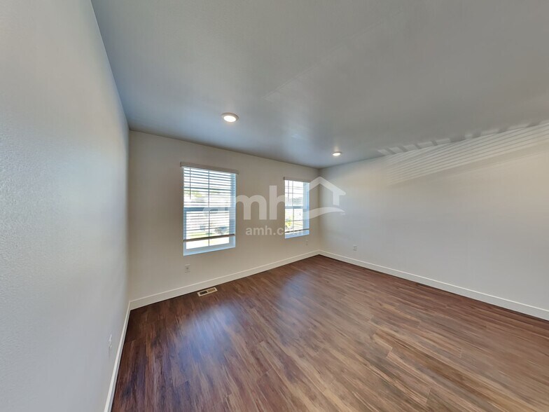 Building Photo - 4826 86th Ave NE