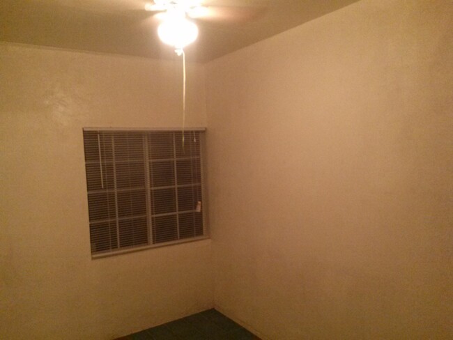 Building Photo - Enjoy Privacy in this 1BR Duplex with Larg...