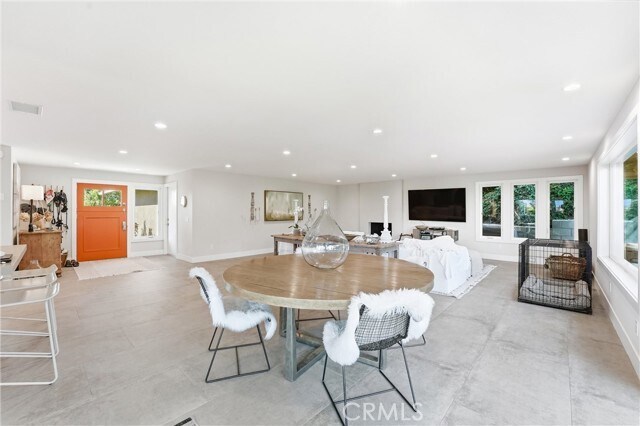 Building Photo - 3078 Zell Dr