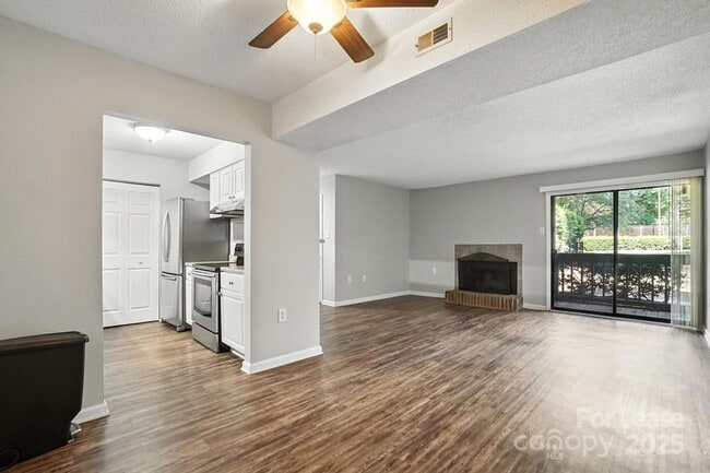 Building Photo - 5020 Sardis Rd